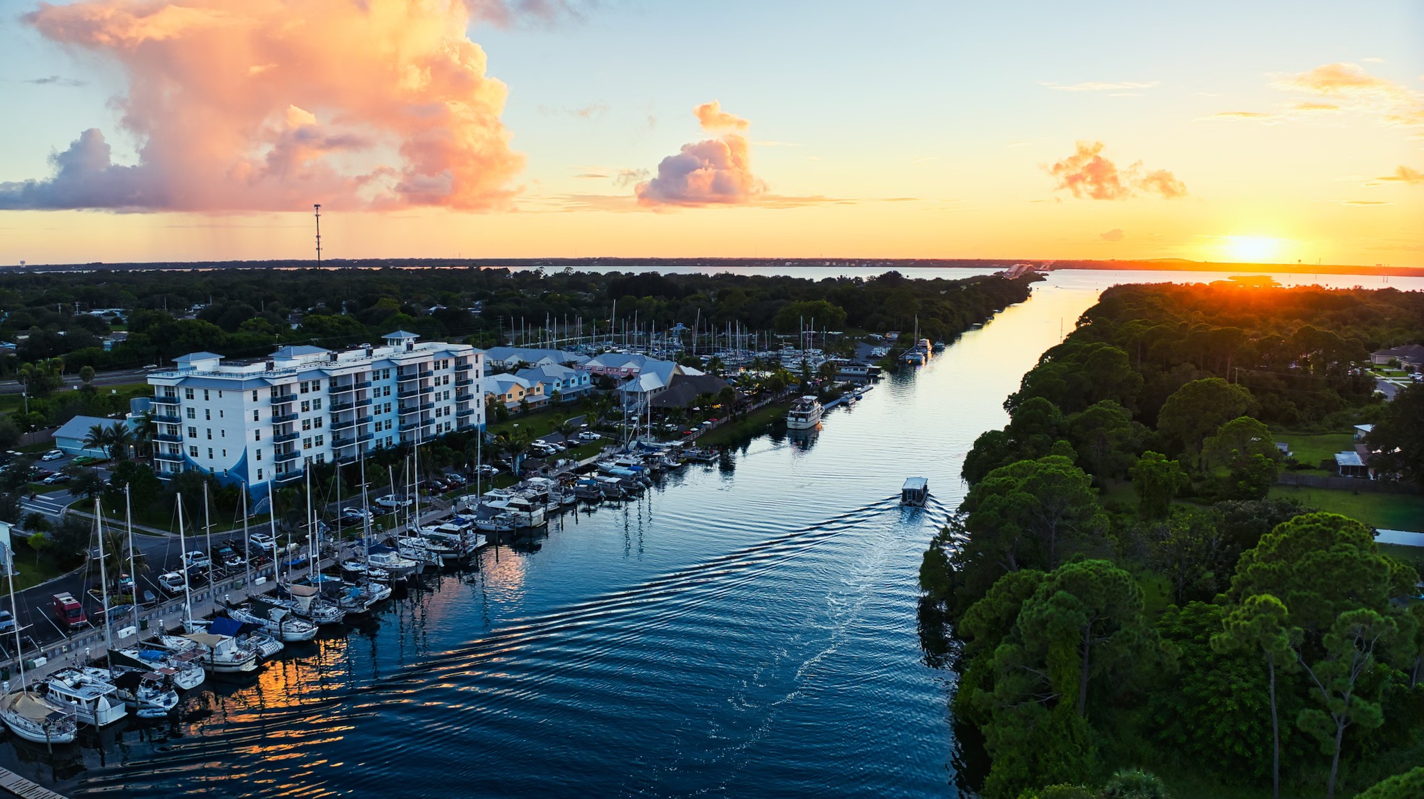 aerial view of cape crossing marina and dolphins grill